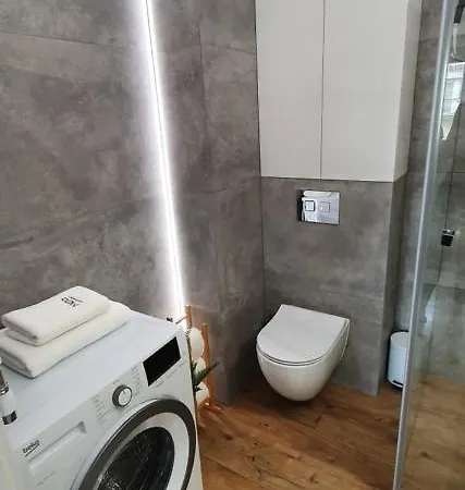 Apartment Meta 12 *